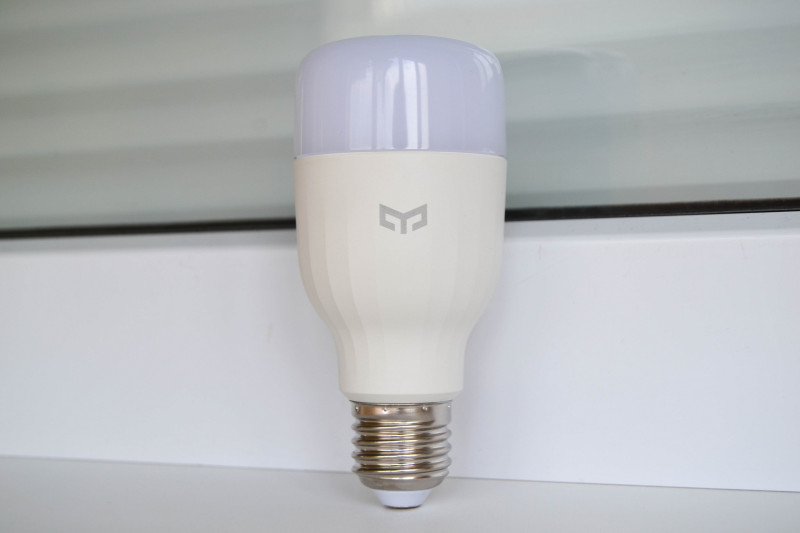 TVC-Mall: Умная WiFi лампочка - XIAOMI Yeelight с белыми светодиодами