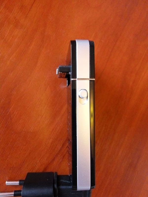 Tmart: SHENGFA RSCW-2055 - мини бритва в форме смартфона :)