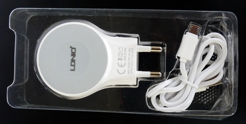 TVC-Mall: Зарядное устройство LDNIO A2269 на 2.1А + usb кабель