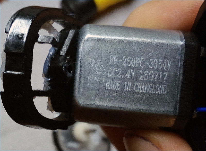 Banggood: Электробритва RQ-9717