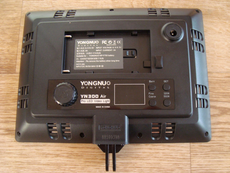 TomTop: YONGNUO YN300 Air - профессиональный видео свет по отличной цене