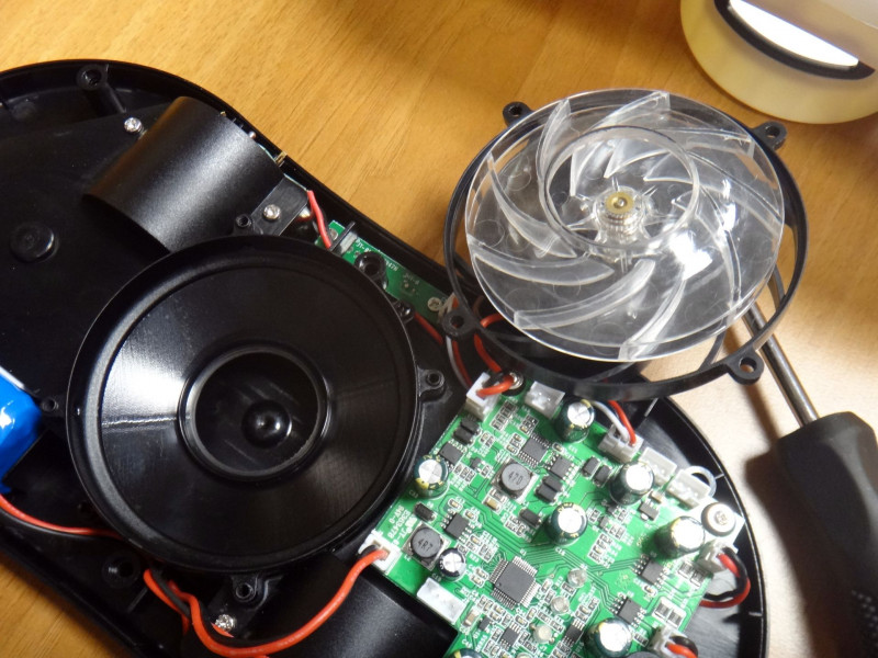 GearBest: Cop Rose - робот пылесос для мойки окон с Bluetooth управлением