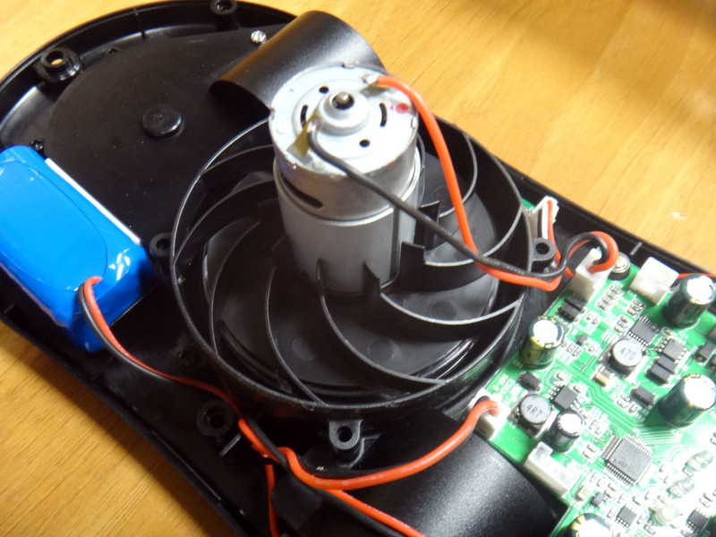 GearBest: Cop Rose - робот пылесос для мойки окон с Bluetooth управлением