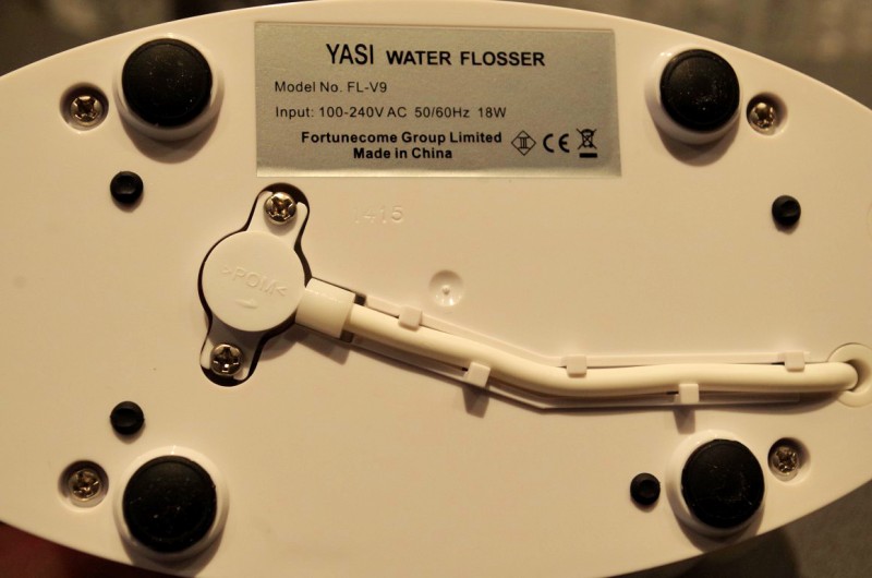 TomTop: Ирригатор YASI FL-V9 и Ультразвуковая зубная щетка YASI FL-A11