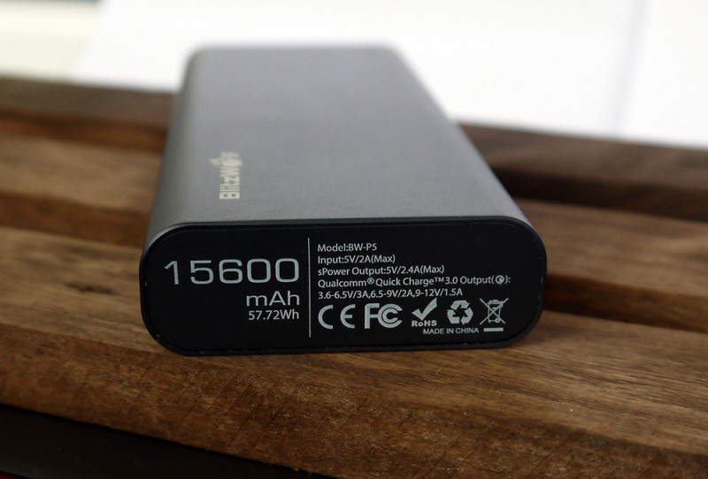 Banggood: Внешний аккумулятор BlitzWolf BW-P5 15600 mAh QC 3.0 Dual USB