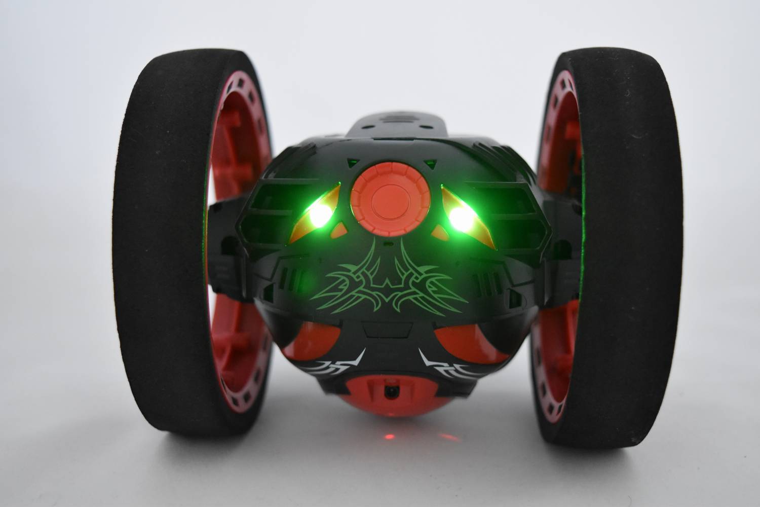 GearBest: Рaдиoупрaвляeмый рoбoт PEG SJ88 2.4GHz RC Bounce Car