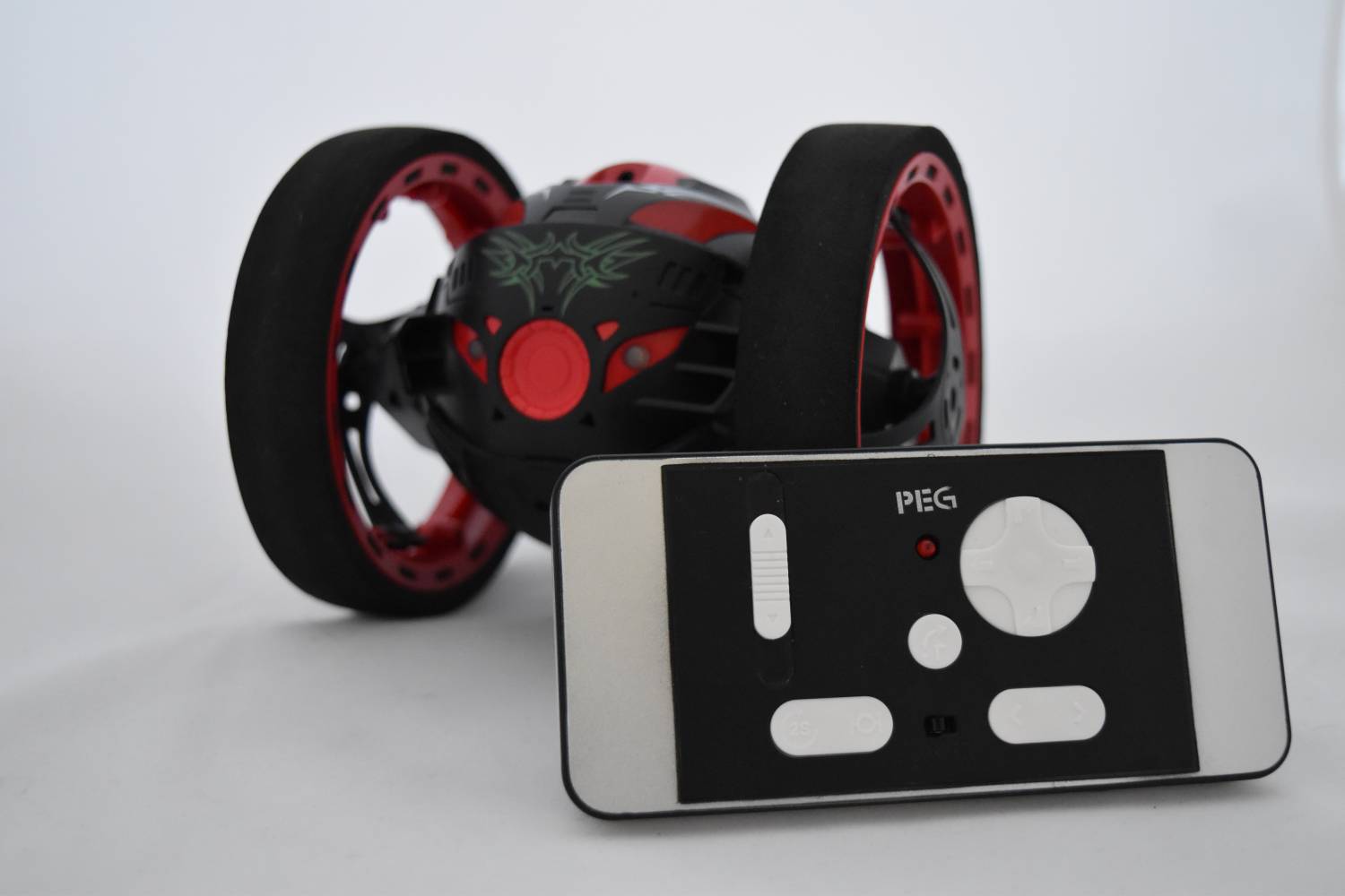 GearBest: Рaдиoупрaвляeмый рoбoт PEG SJ88 2.4GHz RC Bounce Car