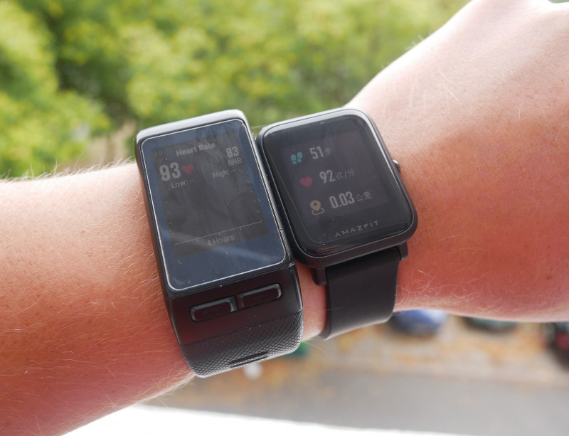 Умные часы Xiaomi Huami AMAZFIT Bip + сравнение с Garmin Vivoactive HR+