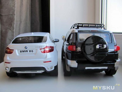 BMW X6 и Toyota FJ Cruiser