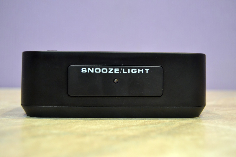 Настольные часы с LED подсветкой и датчиком освещения
