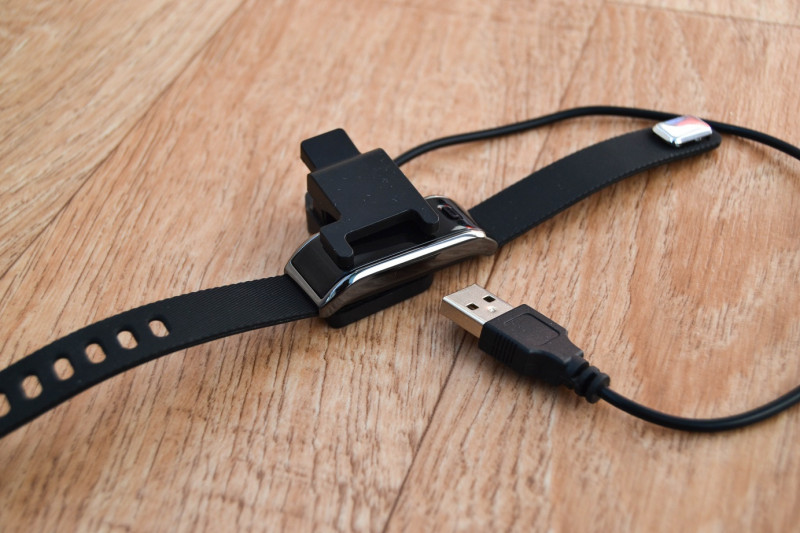 Smart Bracelet TW 07: обзор
