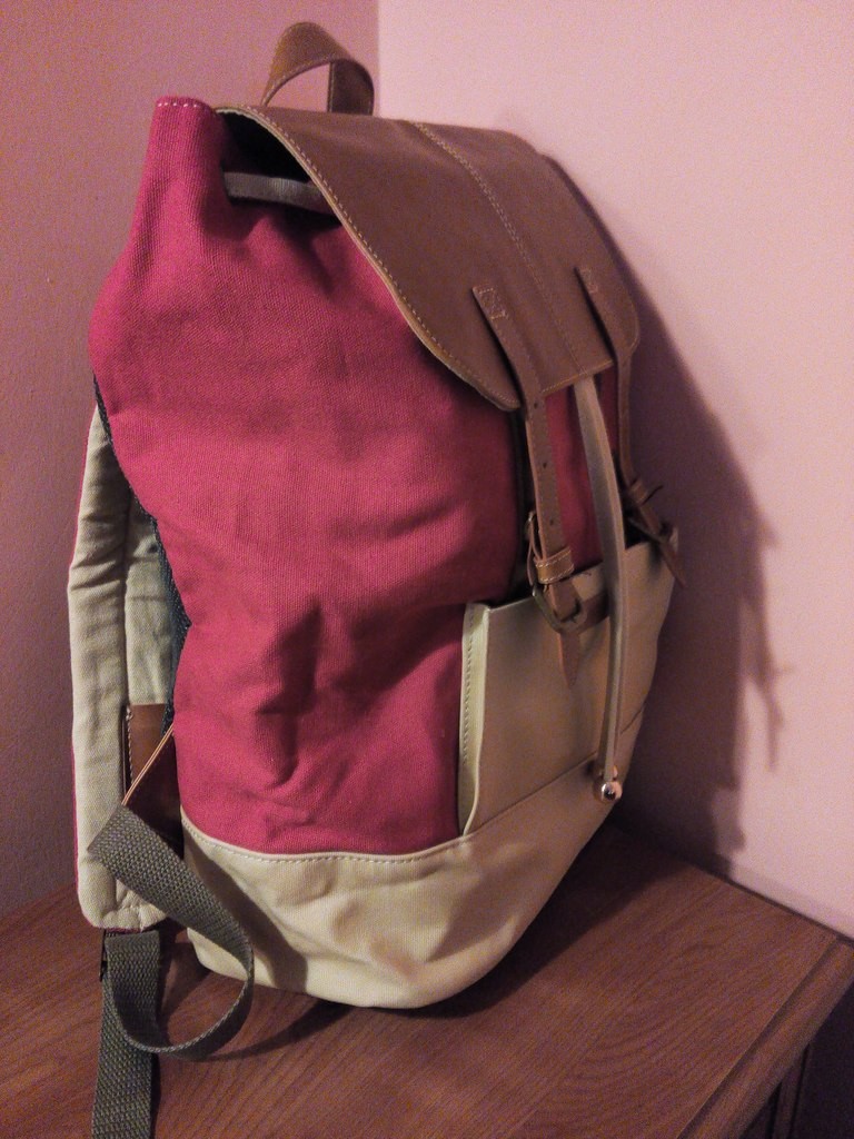 TVC-Mall: Красненький городской рюкзак с отсеком для планшета/нетбука.